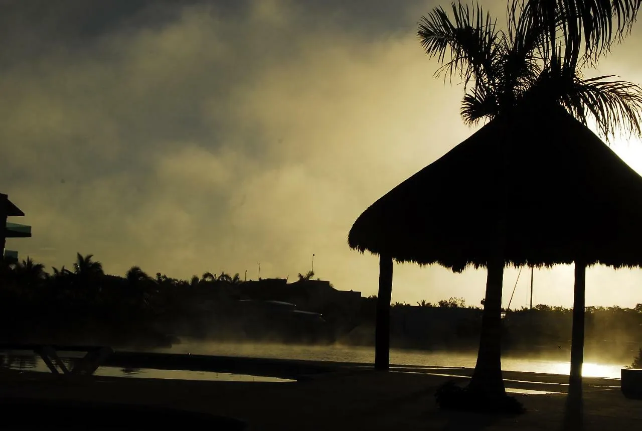 Bed & Breakfast Villa Oasis Puerto Aventuras
